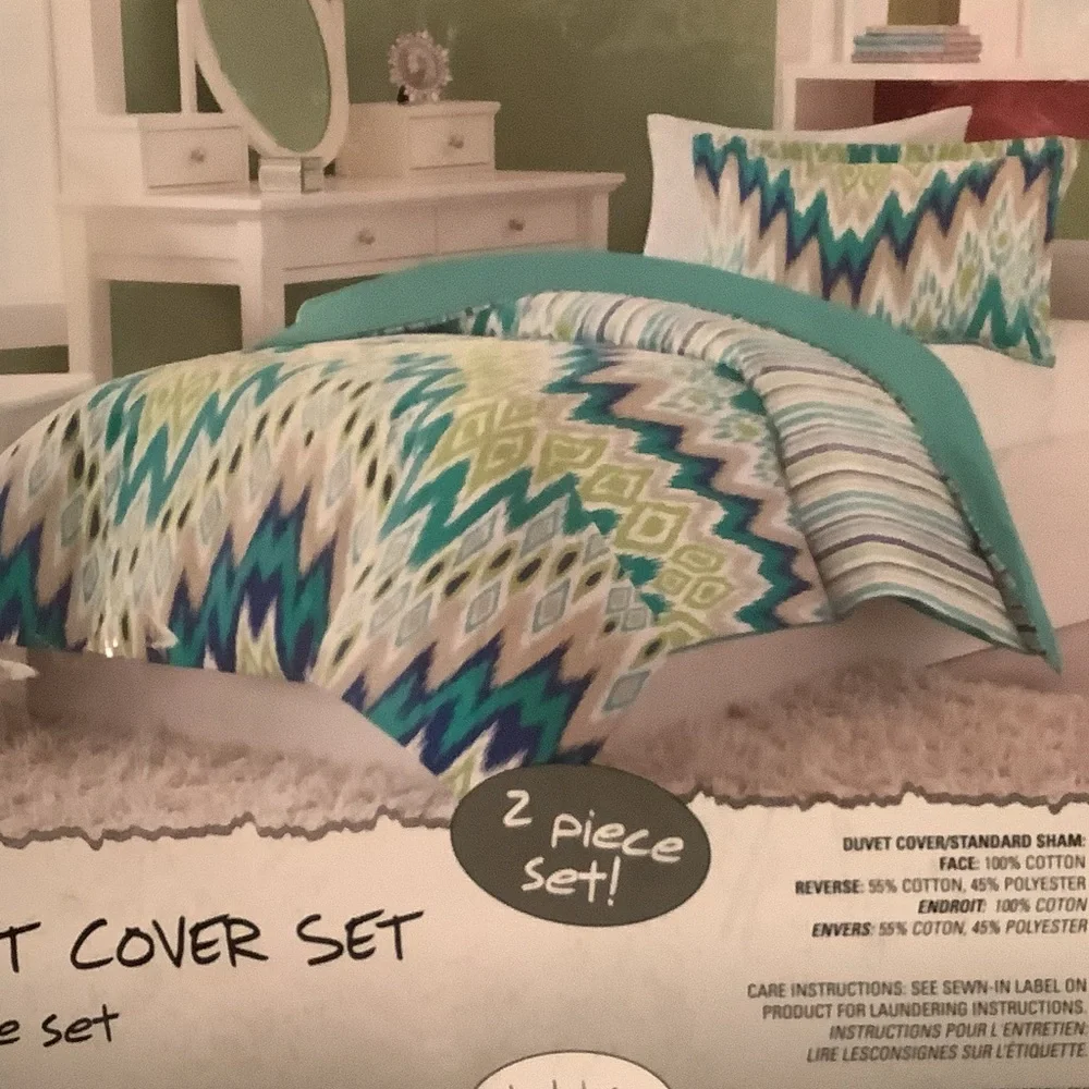 2 pc. Duvet Cover Set, Cover & 1 pillow sham.  Twin/Twin x-long, new in bag!